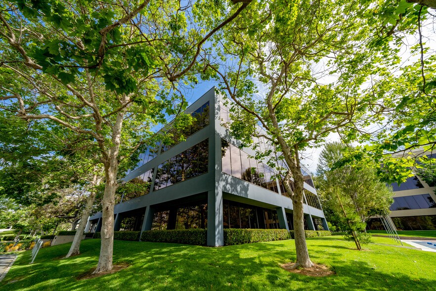 More Photos Of 4440 Von Karman Ave, Newport Beach Office For Sale