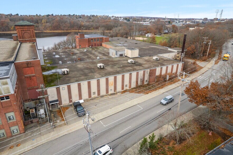 More Photos Of 721-727 School st, Pawtucket Industrial For Lease