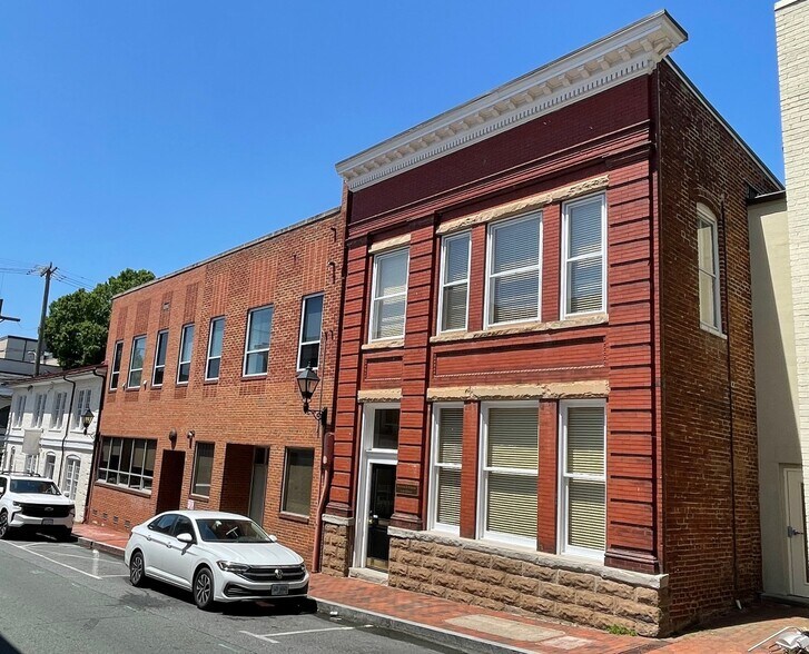 More Photos Of 211 5th St NE, Charlottesville Office Residential For Lease