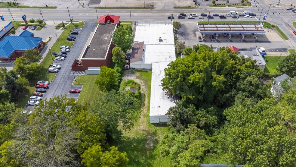 More Photos Of 10509 Dixie Hwy, Louisville Freestanding For Lease