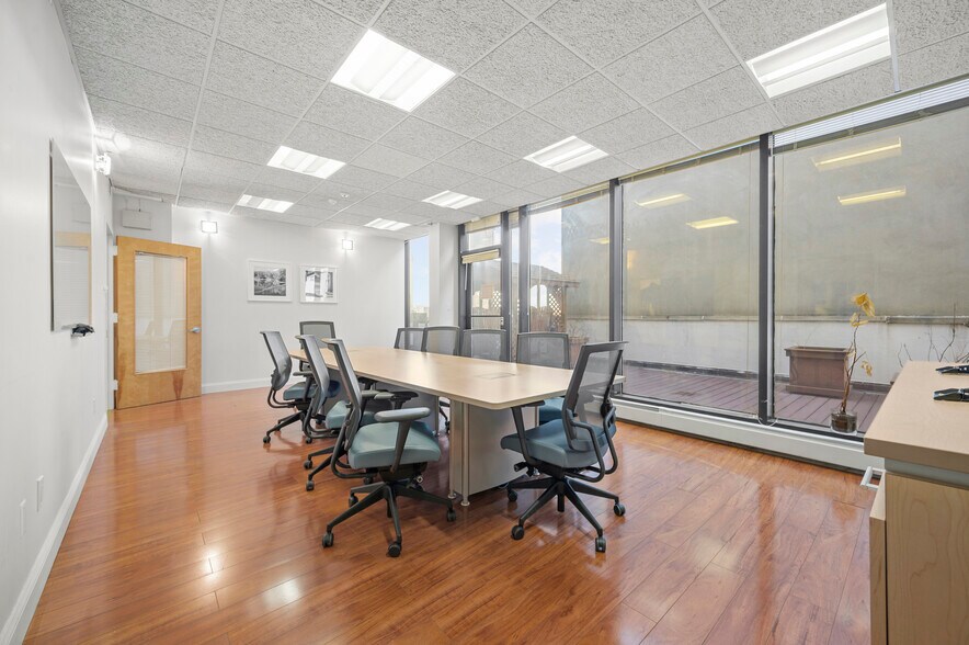 More Photos Of 5-14 51st Ave, Long Island City Storefront Retail Office For Lease