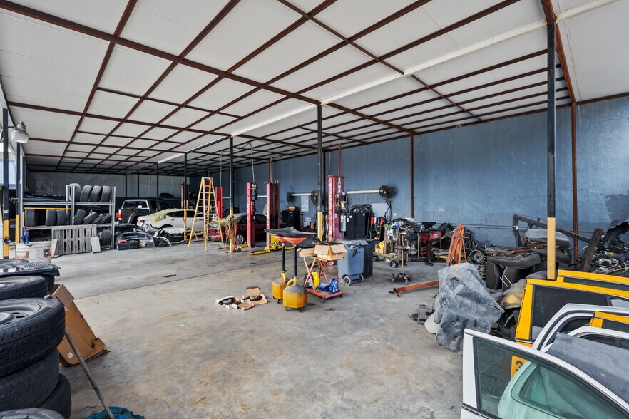 More Photos Of 2222 NW 22nd Ct, Miami Freestanding For Sale