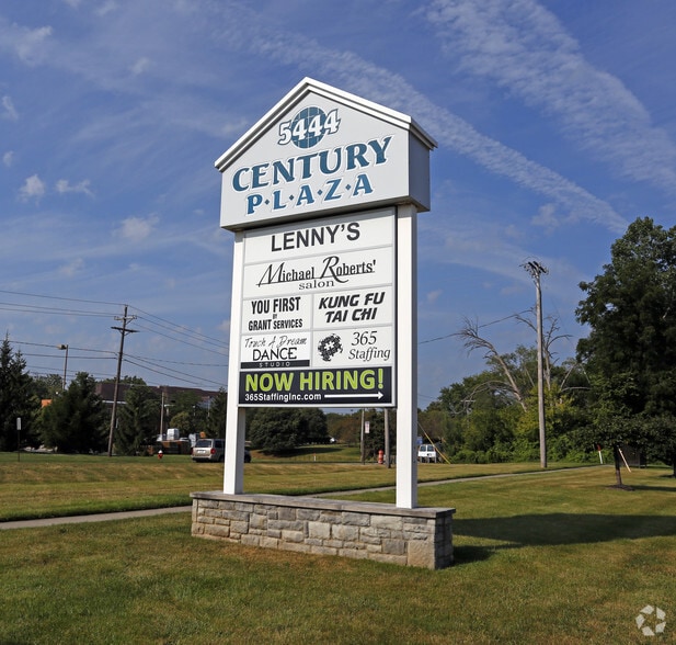 More Photos Of 5444 Airport Hwy, Toledo Freestanding For Lease