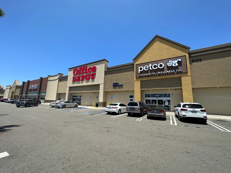 More Photos Of 3410-3446 Highland Ave, National City Unknown For Lease