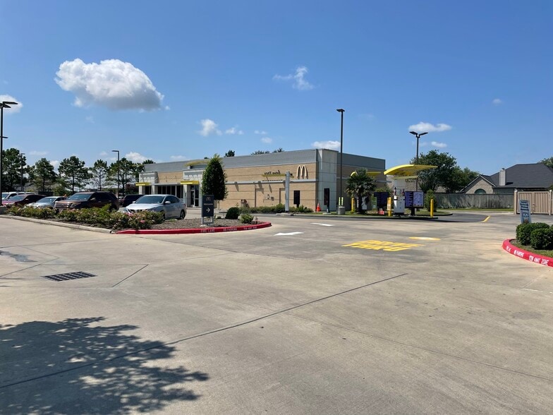 More Photos Of 2556 League City Parkway, League City Freestanding For Lease
