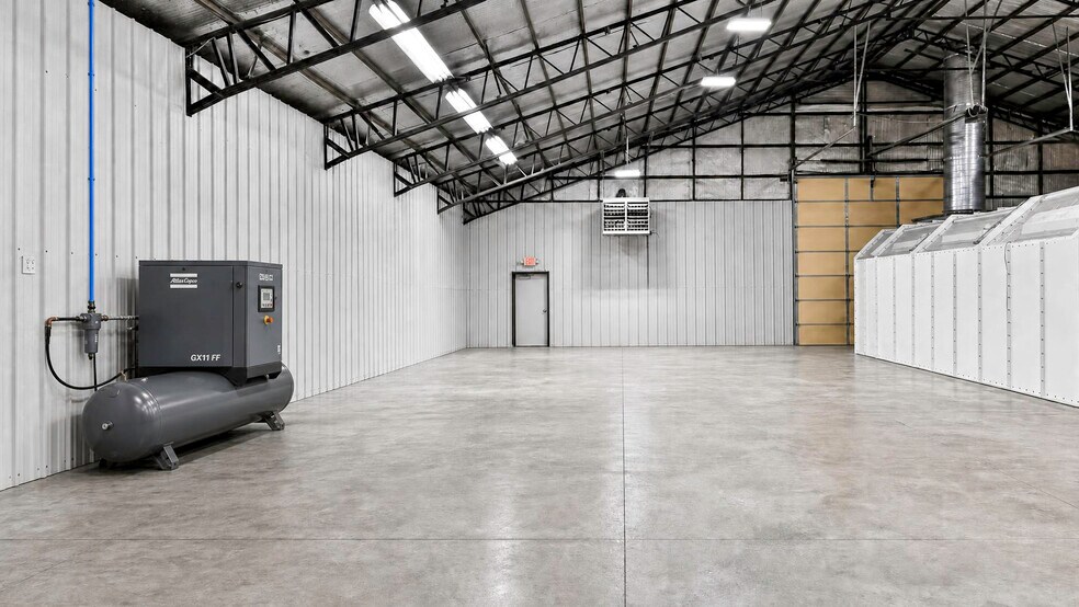 More Photos Of 412 N Mickey Mantle Blvd, Commerce Auto Repair For Sale
