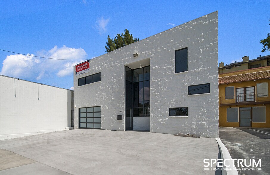 More Photos Of 23012 Ventura Blvd, Woodland Hills Loft Creative Space For Sale