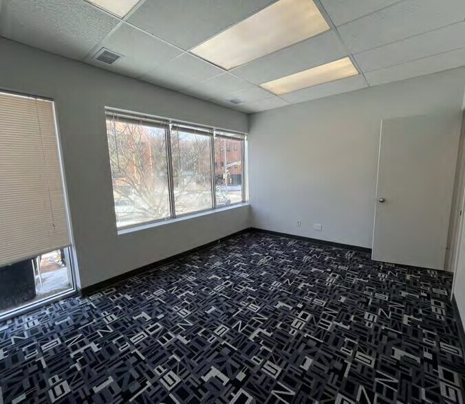 More Photos Of 22 Water St S, Kitchener Office For Lease