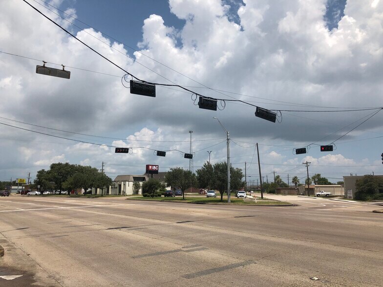 More Photos Of 1208 N Brazosport Blvd, Freeport Freestanding For Sale