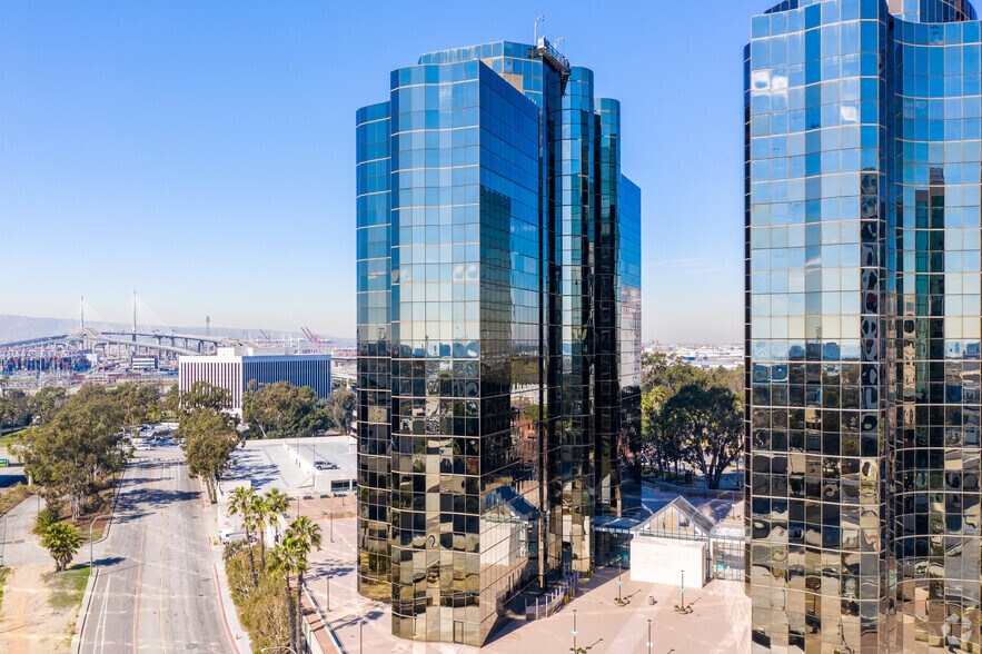 More Photos Of 300 Oceangate, Long Beach Office For Lease
