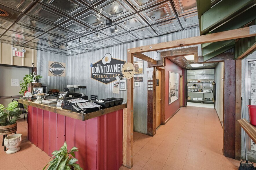 More Photos Of 715 1st Corso, Nebraska City Restaurant For Sale