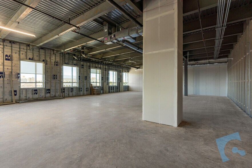 More Photos Of 2101 Westpark Ct, Euless Medical For Lease