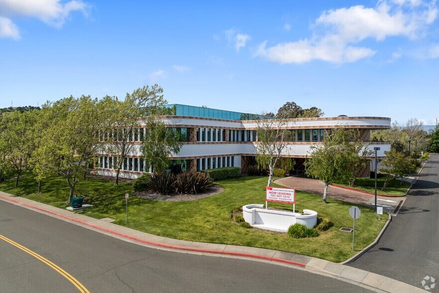 More Photos Of 220 Campus Ln, Fairfield Medical For Lease