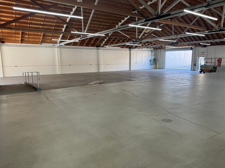 More Photos Of 1781 3rd St, Riverside Warehouse For Lease