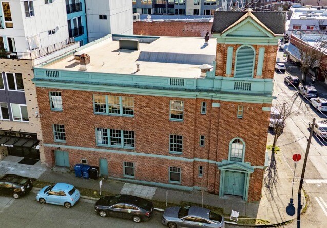 Primary Photo Of 7220 Woodlawn Ave, Seattle Freestanding For Sale