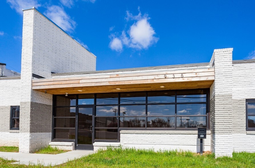 Primary Photo Of 935-937 E Trinity Ln, Nashville Loft Creative Space For Lease