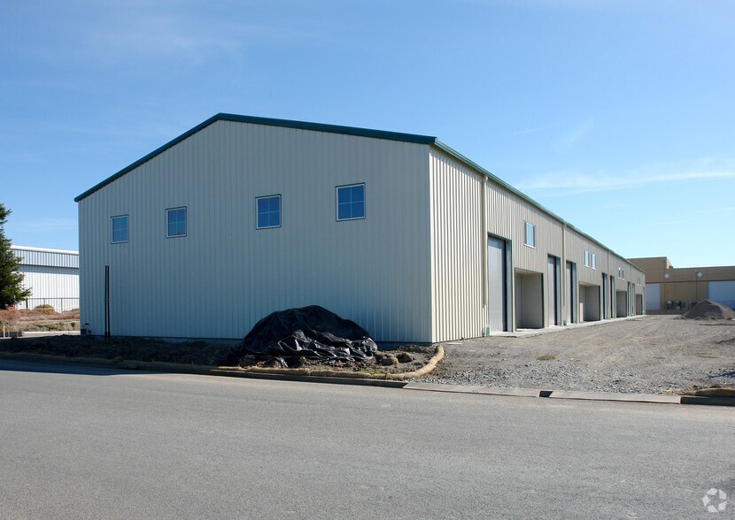 More Photos Of 3466 Brickway Blvd, Santa Rosa Warehouse For Lease