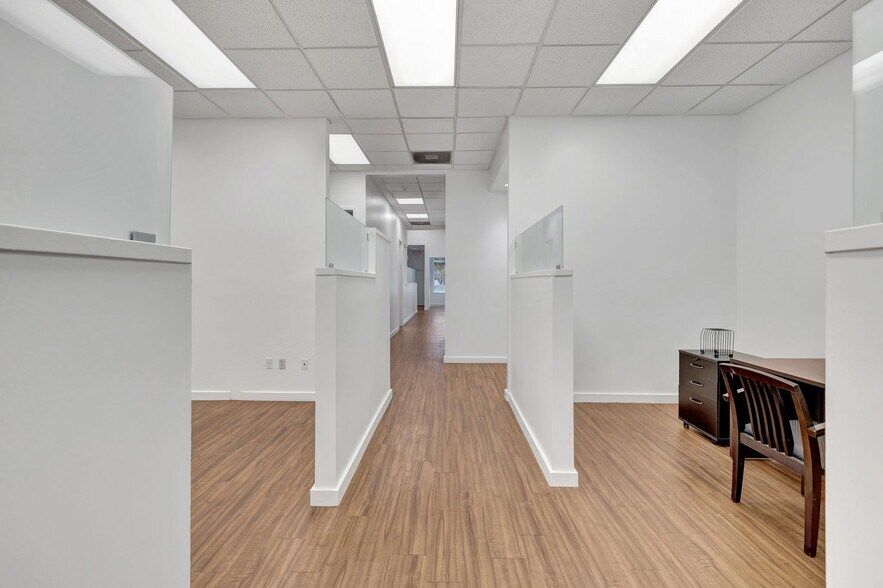 More Photos Of 2122 Blount Rd, Pompano Beach Warehouse For Lease