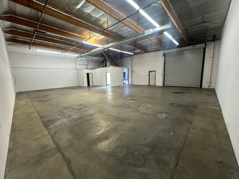 More Photos Of 1819 Dana St, Glendale Manufacturing For Lease
