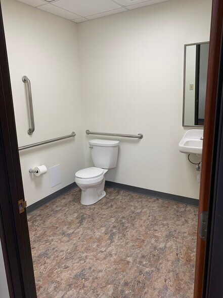 More Photos Of 390 American Way, Weirton Office For Lease