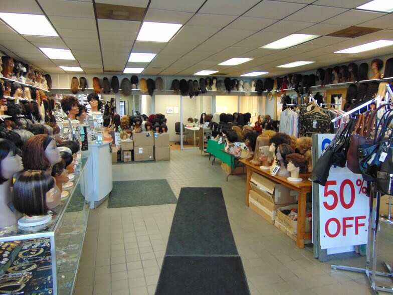 More Photos Of 15390 Gratiot Ave, Detroit Storefront For Sale