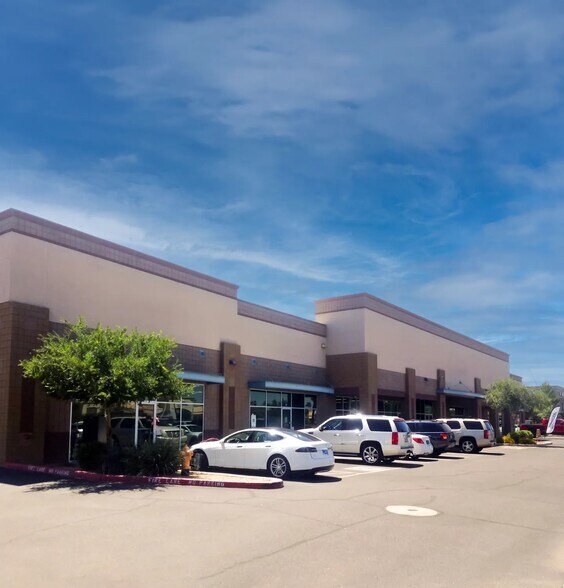 More Photos Of 925 N McQueen Rd, Gilbert Warehouse For Sale