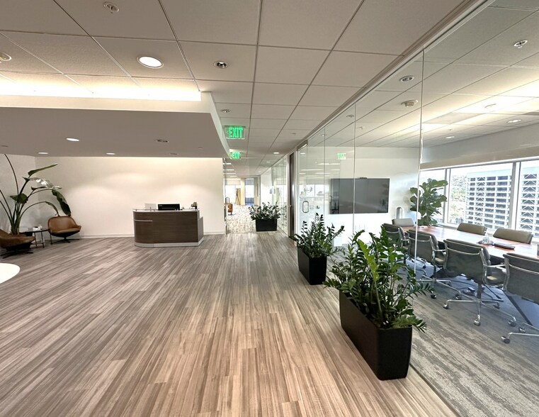 More Photos Of 15303 Ventura Blvd, Sherman Oaks Office For Lease