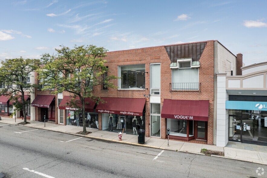 More Photos Of 32 N Dean St, Englewood Storefront Retail Office For Lease