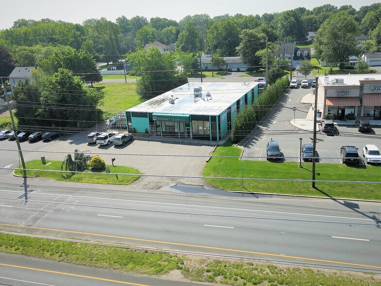 More Photos Of 2086 US Highway 130, North Brunswick Showroom For Lease