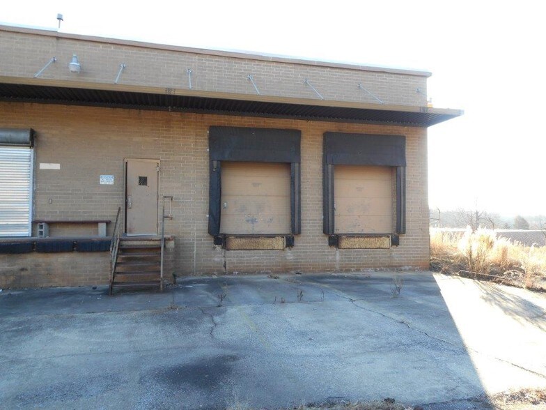 More Photos Of 2860 Nathan St, Newton Manufacturing For Sale