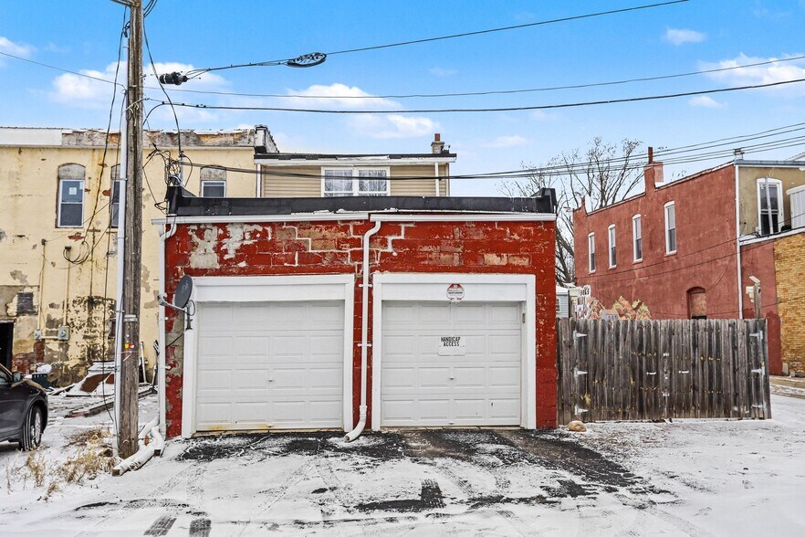 More Photos Of 130 E Water St, Constantine General Retail For Sale