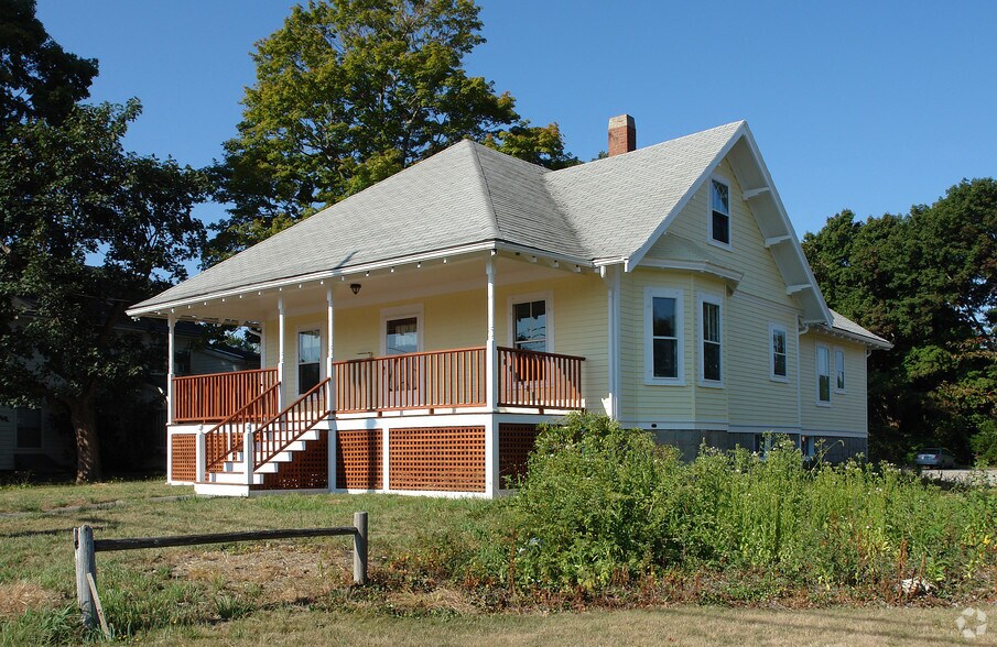 More Photos Of 879 Main St, Weymouth Office For Lease