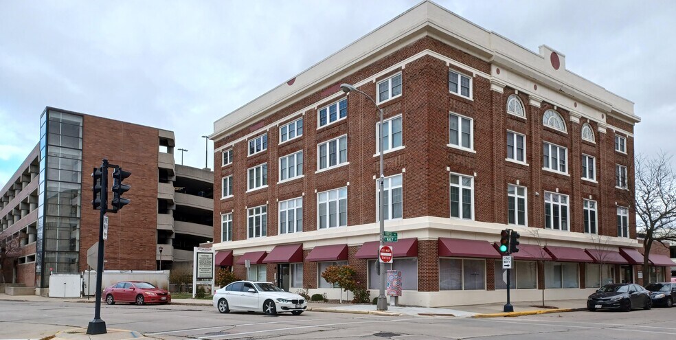 More Photos Of 17 Forest Ave, Fond Du Lac Apartments For Lease