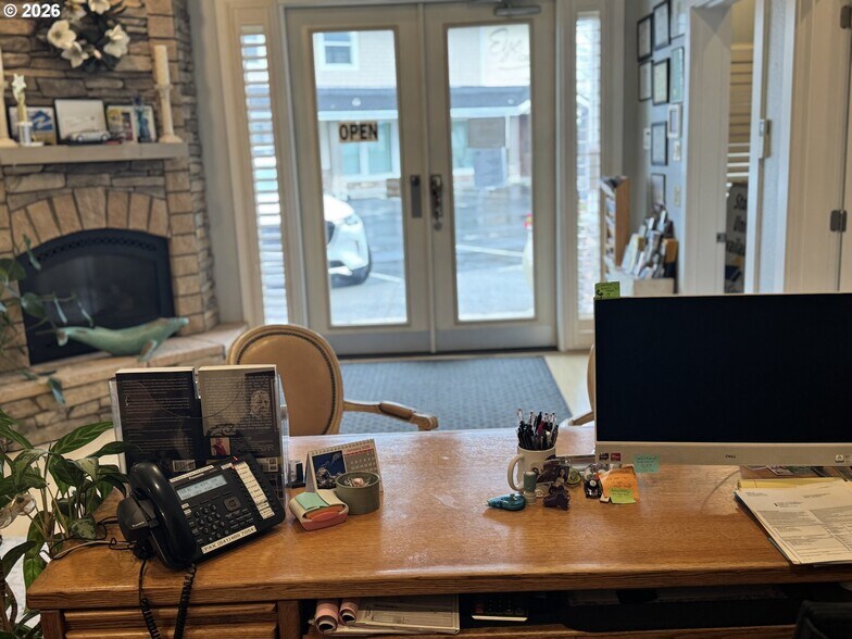 More Photos Of 937 Chetco Ave, Brookings Office Residential For Sale