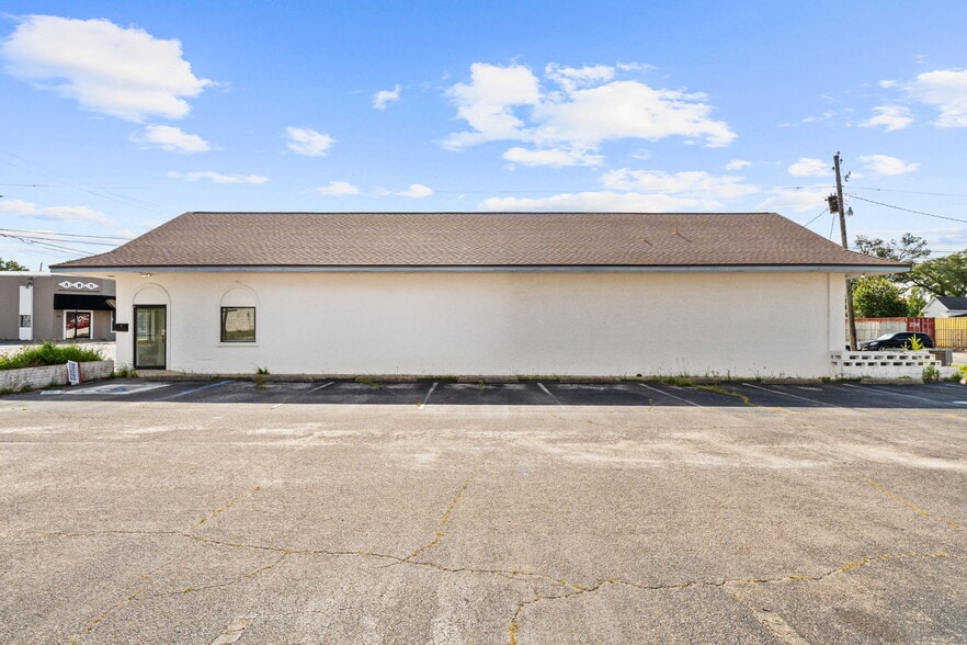 More Photos Of 215 W 6th St, Panama City Medical For Lease