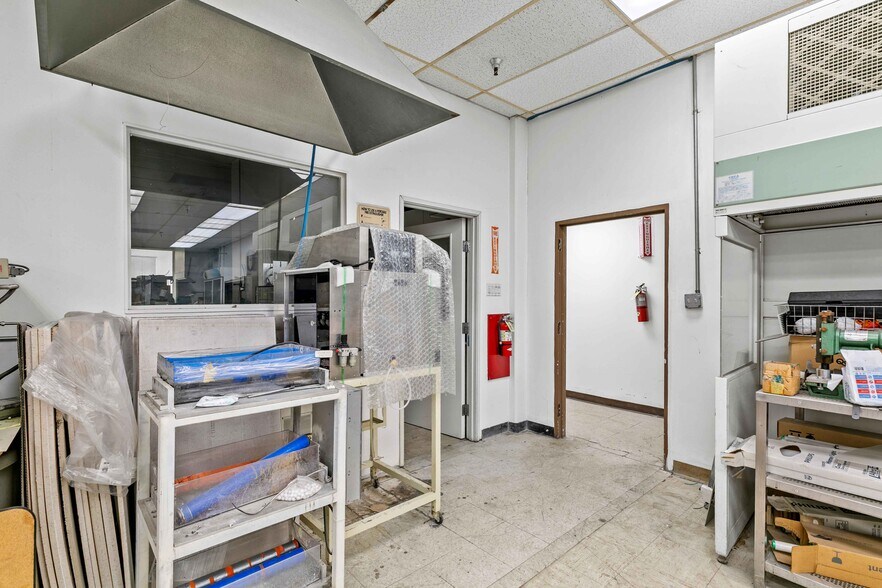 More Photos Of 9036 Winnetka Ave, Northridge Loft Creative Space For Lease