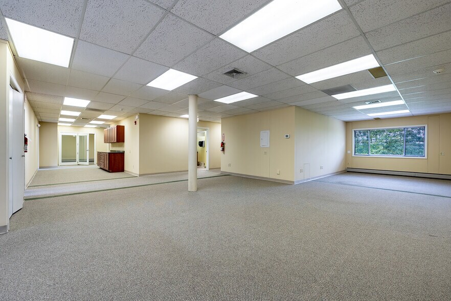 More Photos Of 9 Old Sugar Hollow Rd, Danbury Office For Sale
