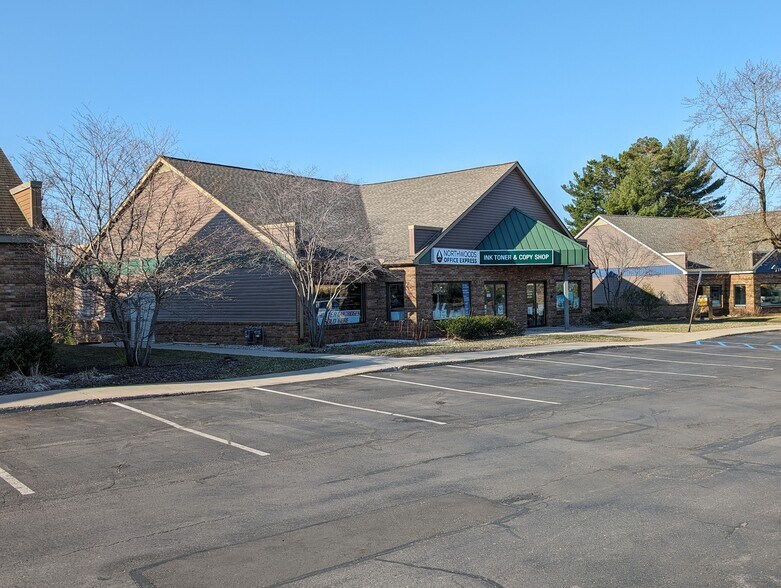 More Photos Of 3311 South Airport Rd, Traverse City Storefront Retail Office For Lease