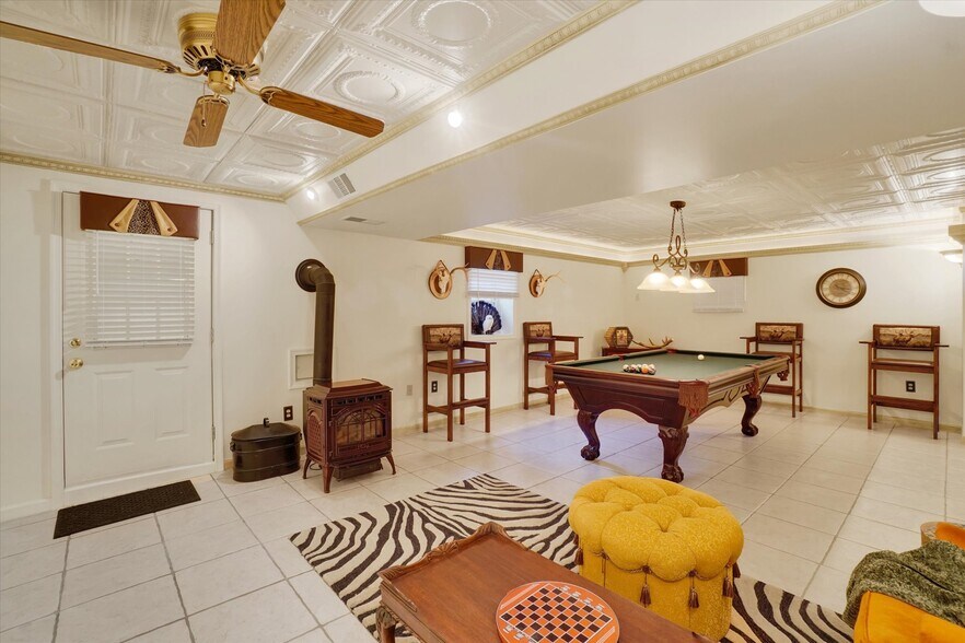 More Photos Of 2553 Roosevelt Ave, York Flex For Sale