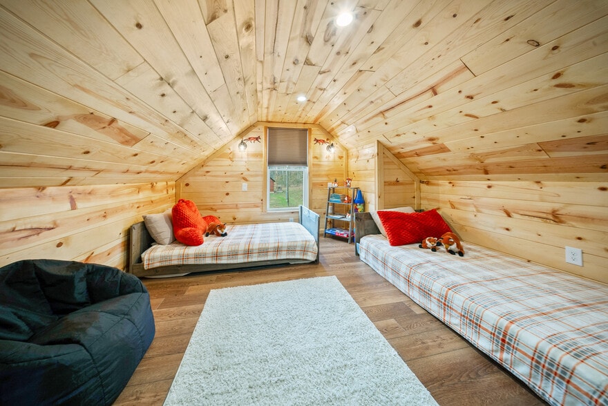 More Photos Of 325 Sinking Rd, Argillite Trailer Camper Park For Sale