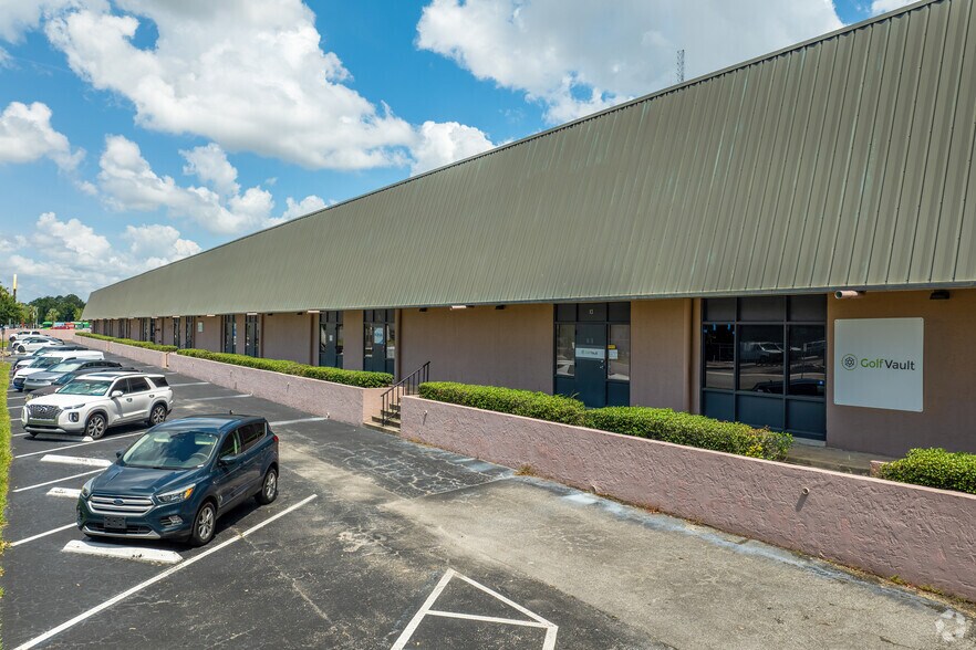 More Photos Of 1271 La Quinta Dr, Orlando Unknown For Lease