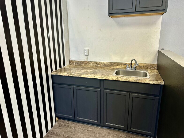 More Photos Of 861 Harold Pl, Chula Vista Research And Development For Sale