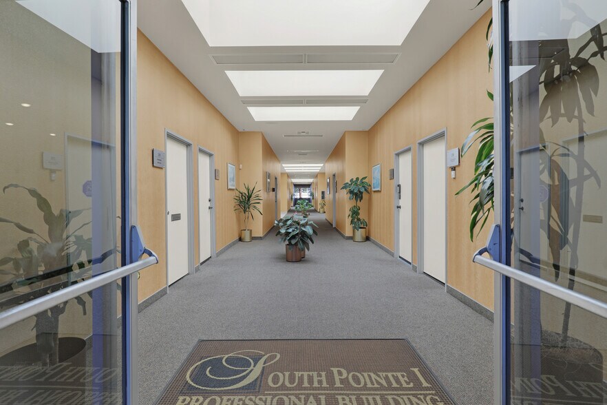 More Photos Of 23276 S Pointe Dr, Laguna Hills Office For Lease