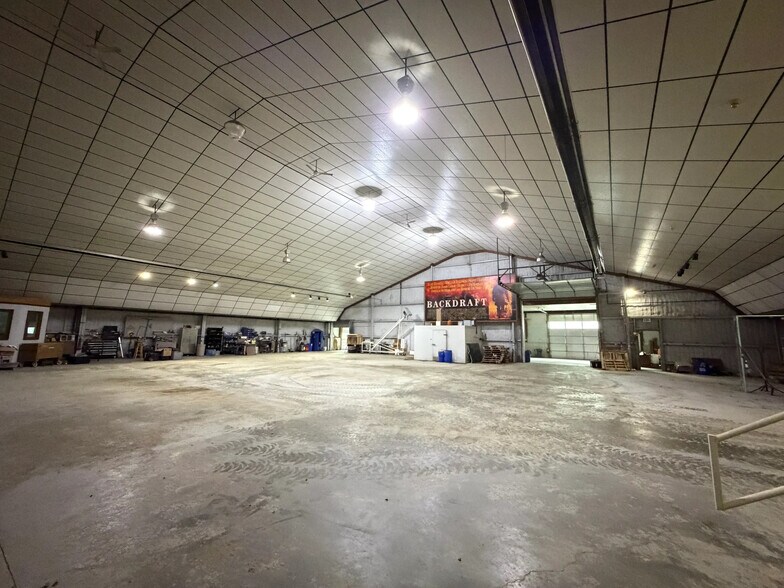 More Photos Of 27013 E Lillian St, Hebron Warehouse For Sale