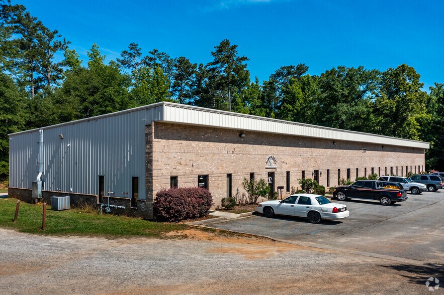 Primary Photo Of 1525 Senoia Rd, Tyrone Distribution For Lease