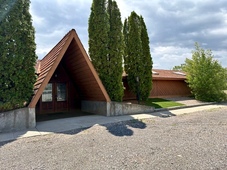 More Photos Of 311 12th St, Chinook Specialty For Sale