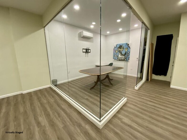 More Photos Of 66 Willoughby St, Brooklyn Storefront Retail Residential For Lease