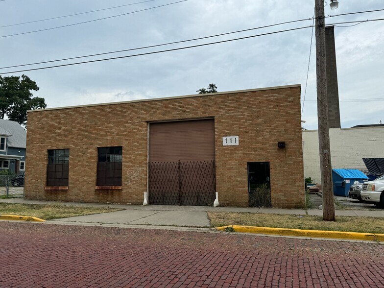 More Photos Of 1411 Franklin St, Michigan City Showroom For Sale