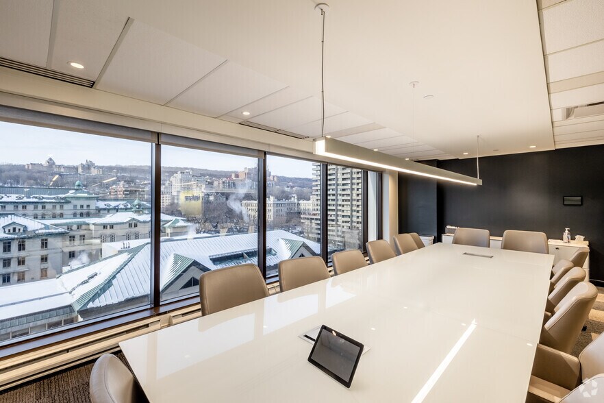 More Photos Of 3400 Boul De Maisonneuve O, Montréal Unknown For Lease