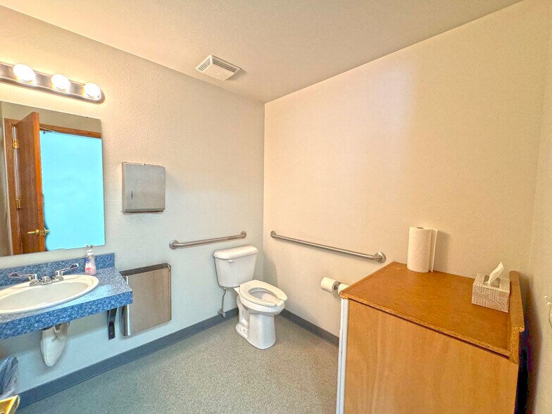 More Photos Of 108 Coronado Ct, Fort Collins Office For Sale